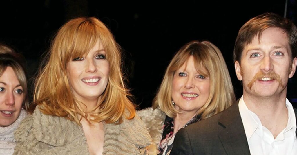 relationship-with-kelly-reilly-and-connection-to-yellowstone